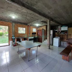 Casa com 306m², 3 dormitórios, 1 vaga, no bairro Pedancino em Caxias do Sul para Comprar