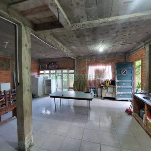 Casa com 306m², 3 dormitórios, 1 vaga, no bairro Pedancino em Caxias do Sul para Comprar