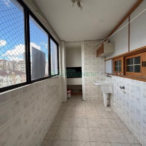 Apartamento com 140m², 3 dormitórios, 2 vagas, no bairro São Leopoldo em Caxias do Sul para Alugar