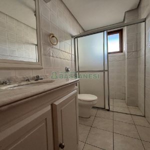 Apartamento com 140m², 3 dormitórios, 2 vagas, no bairro São Leopoldo em Caxias do Sul para Alugar