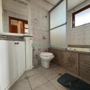 Apartamento com 140m², 3 dormitórios, 2 vagas, no bairro São Leopoldo em Caxias do Sul para Alugar