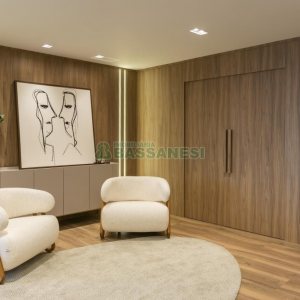 Apartamento com 212m², 3 dormitórios, 2 vagas, no bairro Madureira em Caxias do Sul para Comprar