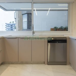 Apartamento com 212m², 3 dormitórios, 2 vagas, no bairro Madureira em Caxias do Sul para Comprar