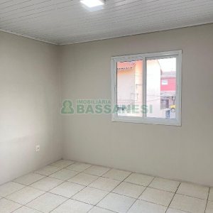 Sobrado com 70m², 2 dormitórios, 1 vaga, no bairro São Giácomo em Caxias do Sul para Alugar