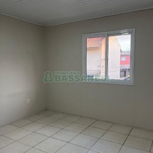 Sobrado com 70m², 2 dormitórios, 1 vaga, no bairro São Giácomo em Caxias do Sul para Alugar