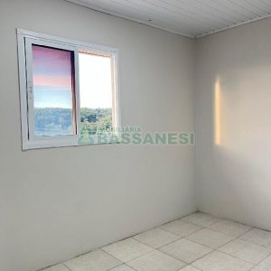 Sobrado com 70m², 2 dormitórios, 1 vaga, no bairro São Giácomo em Caxias do Sul para Alugar