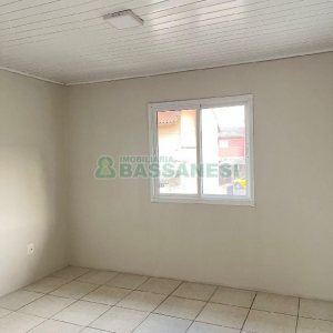 Sobrado com 70m², 2 dormitórios, 1 vaga, no bairro São Giácomo em Caxias do Sul para Alugar