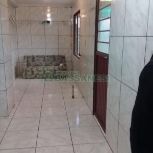 Casa com 250m², 7 dormitórios, 2 vagas, no bairro Serrano em Caxias do Sul para Comprar