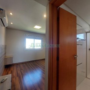 Apartamento com 92m², 2 dormitórios, 2 vagas, no bairro Lourdes em Caxias do Sul para Alugar