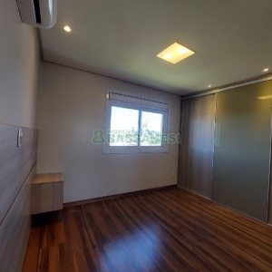 Apartamento com 92m², 2 dormitórios, 2 vagas, no bairro Lourdes em Caxias do Sul para Alugar