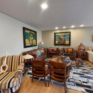 Apartamento com 210m², 3 dormitórios, 3 vagas, no bairro Medianeira em Caxias do Sul para Comprar