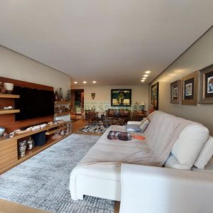 Apartamento com 210m², 3 dormitórios, 3 vagas, no bairro Medianeira em Caxias do Sul para Comprar