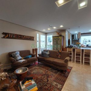 Apartamento com 210m², 3 dormitórios, 3 vagas, no bairro Medianeira em Caxias do Sul para Comprar