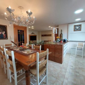 Apartamento com 210m², 3 dormitórios, 3 vagas, no bairro Medianeira em Caxias do Sul para Comprar