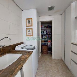 Apartamento com 210m², 3 dormitórios, 3 vagas, no bairro Medianeira em Caxias do Sul para Comprar