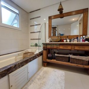 Apartamento com 210m², 3 dormitórios, 3 vagas, no bairro Medianeira em Caxias do Sul para Comprar