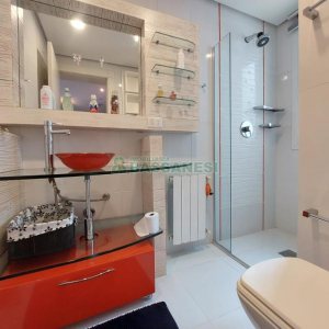 Apartamento com 210m², 3 dormitórios, 3 vagas, no bairro Medianeira em Caxias do Sul para Comprar