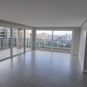 Apartamento com 176m², 3 dormitórios, 3 vagas, no bairro Rio Branco em Caxias do Sul para Comprar