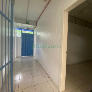 Pavilhão com 1300m², no bairro Cidade Nova em Caxias do Sul para Alugar