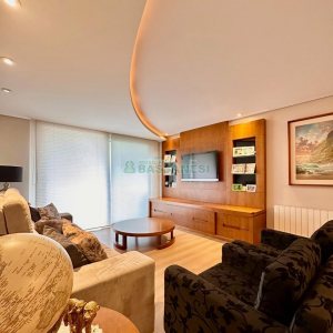 Apartamento com 202m², 3 dormitórios, 2 vagas, no bairro Exposição em Caxias do Sul para Comprar