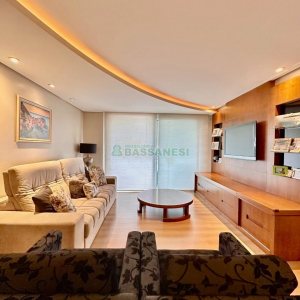 Apartamento com 202m², 3 dormitórios, 2 vagas, no bairro Exposição em Caxias do Sul para Comprar