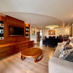 Apartamento com 202m², 3 dormitórios, 2 vagas, no bairro Exposição em Caxias do Sul para Comprar