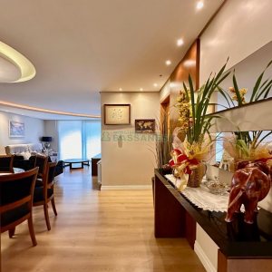 Apartamento com 202m², 3 dormitórios, 2 vagas, no bairro Exposição em Caxias do Sul para Comprar