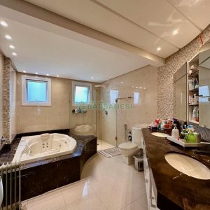 Apartamento com 202m², 3 dormitórios, 2 vagas, no bairro Exposição em Caxias do Sul para Comprar