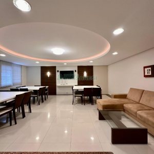 Apartamento com 202m², 3 dormitórios, 2 vagas, no bairro Exposição em Caxias do Sul para Comprar