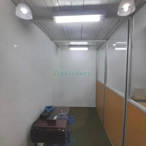 Loja com 220m², 2 vagas, no bairro Pio X em Caxias do Sul para Alugar