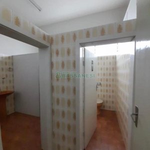 Loja com 220m², 2 vagas, no bairro Pio X em Caxias do Sul para Alugar