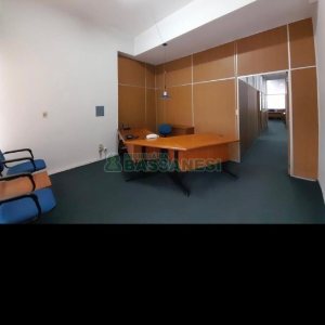 Loja com 220m², 2 vagas, no bairro Pio X em Caxias do Sul para Alugar