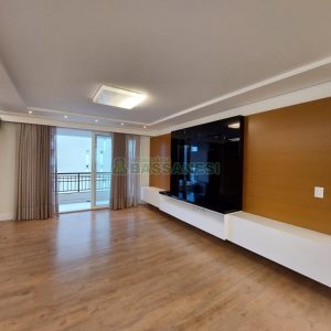Apartamento com 201m², 3 dormitórios, 4 vagas, no bairro Medianeira em Caxias do Sul para Comprar