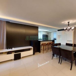 Apartamento com 201m², 3 dormitórios, 4 vagas, no bairro Medianeira em Caxias do Sul para Comprar