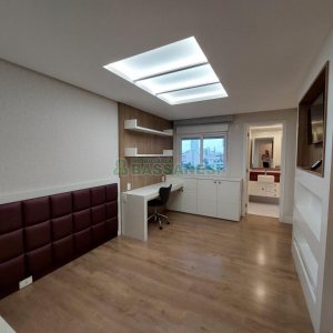 Apartamento com 201m², 3 dormitórios, 4 vagas, no bairro Medianeira em Caxias do Sul para Comprar