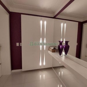 Apartamento com 201m², 3 dormitórios, 4 vagas, no bairro Medianeira em Caxias do Sul para Comprar