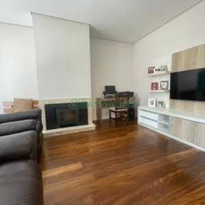Casa com 450m², 4 dormitórios, 2 vagas, no bairro Rio Branco em Caxias do Sul para Comprar