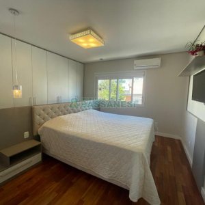 Casa com 450m², 4 dormitórios, 2 vagas, no bairro Rio Branco em Caxias do Sul para Comprar