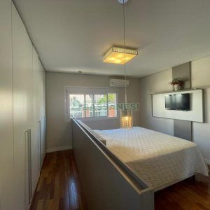 Casa com 450m², 4 dormitórios, 2 vagas, no bairro Rio Branco em Caxias do Sul para Comprar