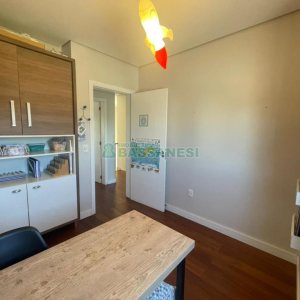 Casa com 450m², 4 dormitórios, 2 vagas, no bairro Rio Branco em Caxias do Sul para Comprar