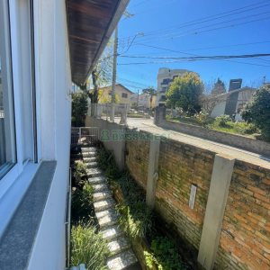 Casa com 450m², 4 dormitórios, 2 vagas, no bairro Rio Branco em Caxias do Sul para Comprar