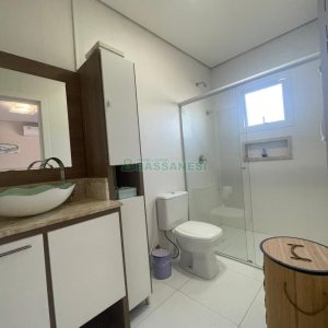 Casa com 450m², 4 dormitórios, 2 vagas, no bairro Rio Branco em Caxias do Sul para Comprar