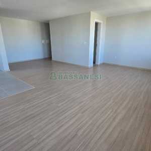 Kitinete com 47m², 1 vaga, no bairro Rio Branco em Caxias do Sul para Comprar