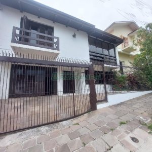 Casa com 160m², 3 dormitórios, 1 vaga, no bairro Rio Branco em Caxias do Sul para Alugar