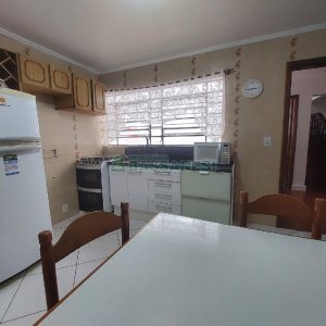 Casa com 160m², 3 dormitórios, 1 vaga, no bairro Rio Branco em Caxias do Sul para Alugar
