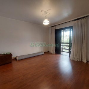 Casa com 160m², 3 dormitórios, 1 vaga, no bairro Rio Branco em Caxias do Sul para Alugar