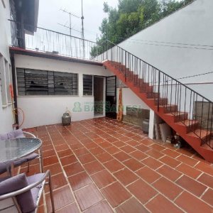 Casa com 160m², 3 dormitórios, 1 vaga, no bairro Rio Branco em Caxias do Sul para Alugar