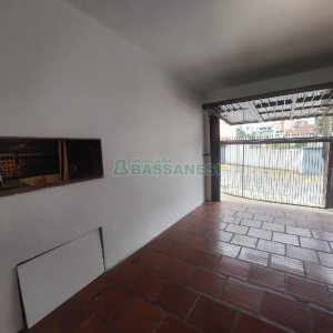 Casa com 160m², 3 dormitórios, 1 vaga, no bairro Rio Branco em Caxias do Sul para Alugar