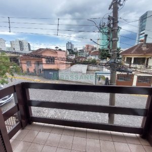 Casa com 160m², 3 dormitórios, 1 vaga, no bairro Rio Branco em Caxias do Sul para Alugar