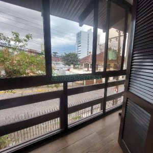 Casa com 160m², 3 dormitórios, 1 vaga, no bairro Rio Branco em Caxias do Sul para Alugar